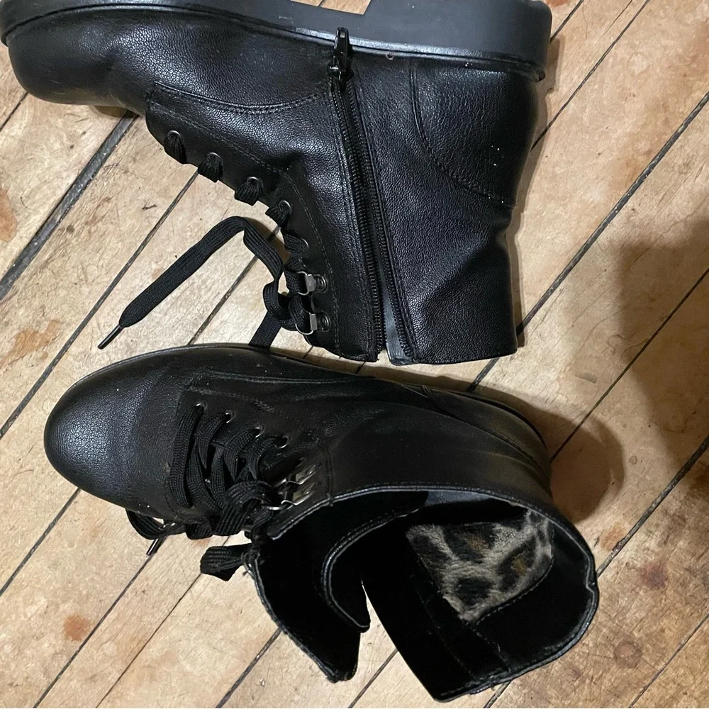 Kelly&Katie ankle boots 9.5M style KK-Vestie Color/ Material Black GOAT PU - Picture 4 of 6